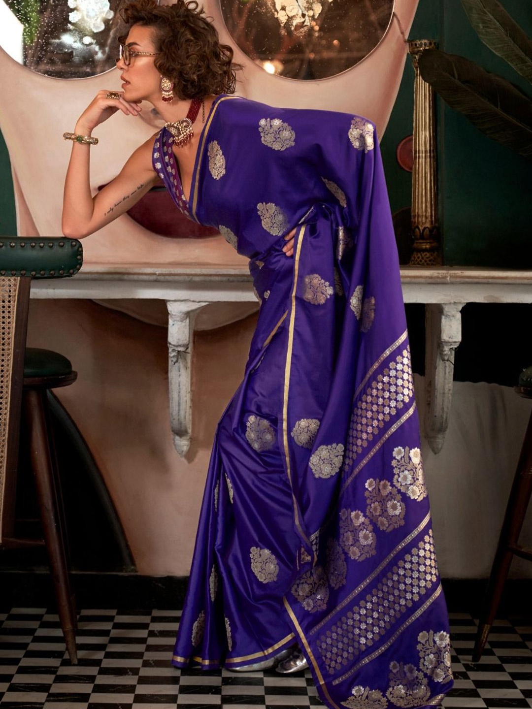 

BLENDIFY women Woven Design Zari Satin Banarasi Saree, Purple