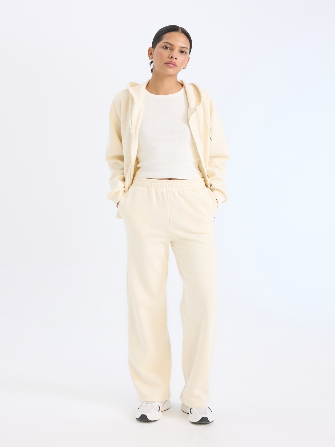 

DeFacto Women Regular Fit Trousers, Cream