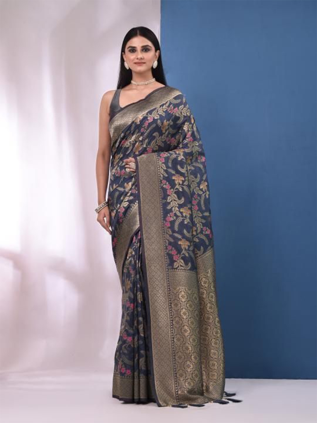 

VIBHAVARI Ethnic Motifs Woven Design Saree, Blue