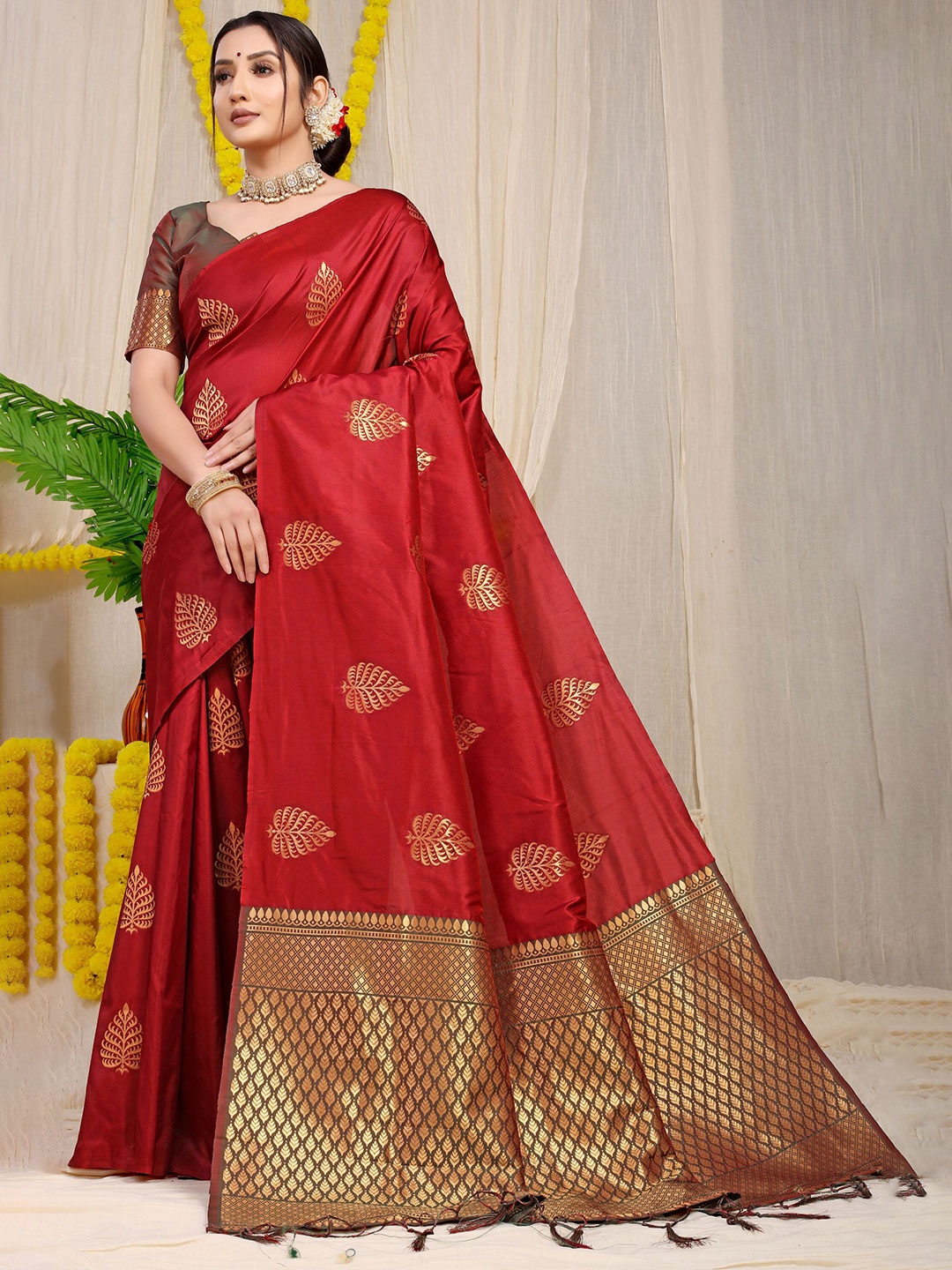 

amirat Ethnic Motifs Zari Pure Silk Banarasi Saree, Maroon