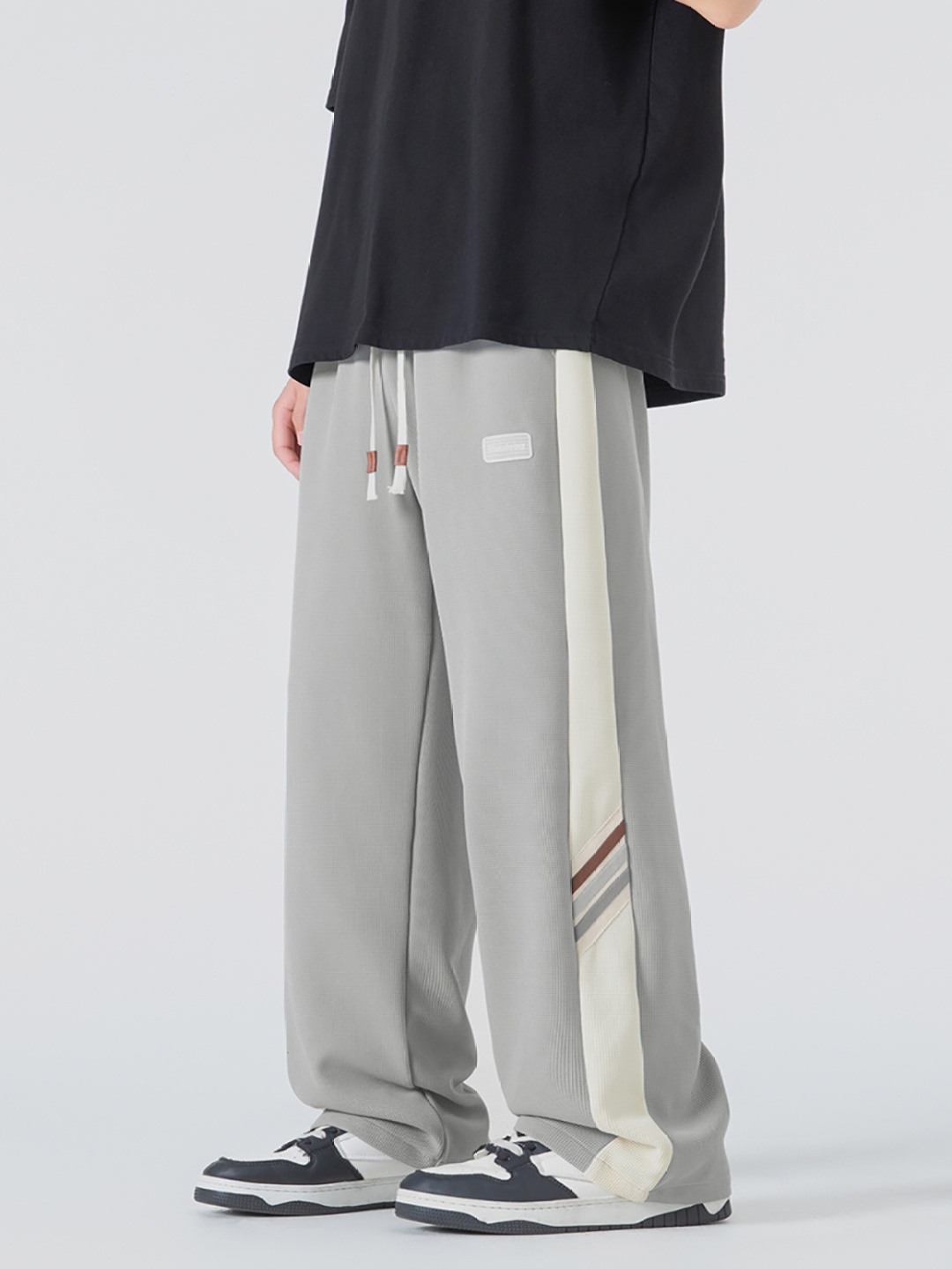 

StyleCast x Revolte Men Regular Fit Pleated Trousers, Grey