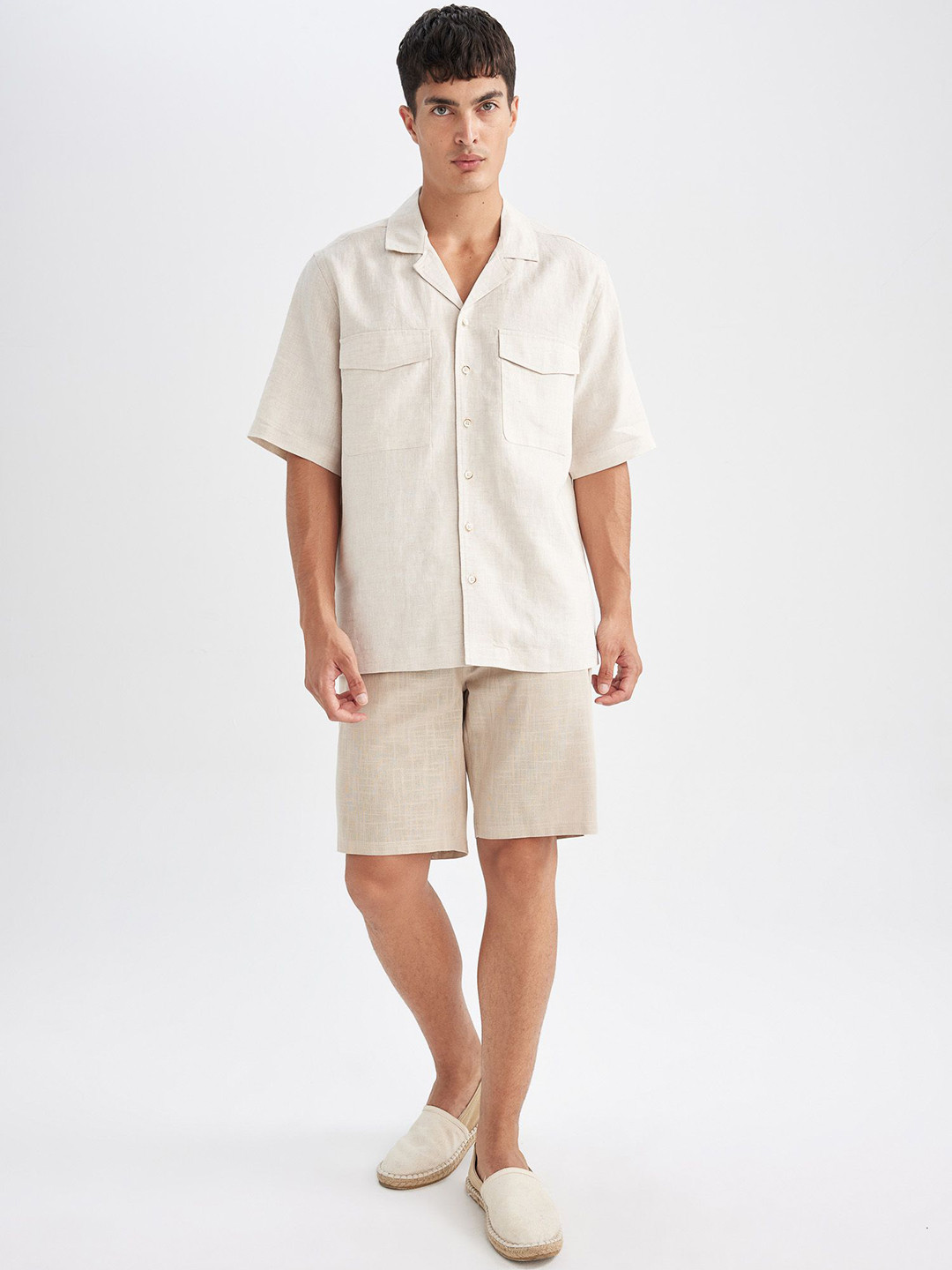 

DeFacto Men Cotton Mid-Rise Knee Length Shorts, Beige