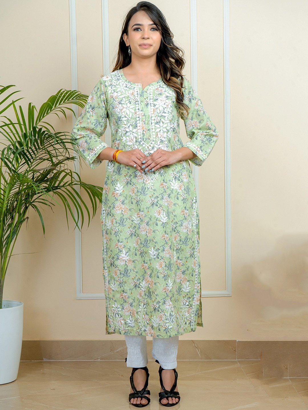 

ADR CHIKAN Floral Embroidered Notch Neck Mulmul Cotton Straight Kurta, Green