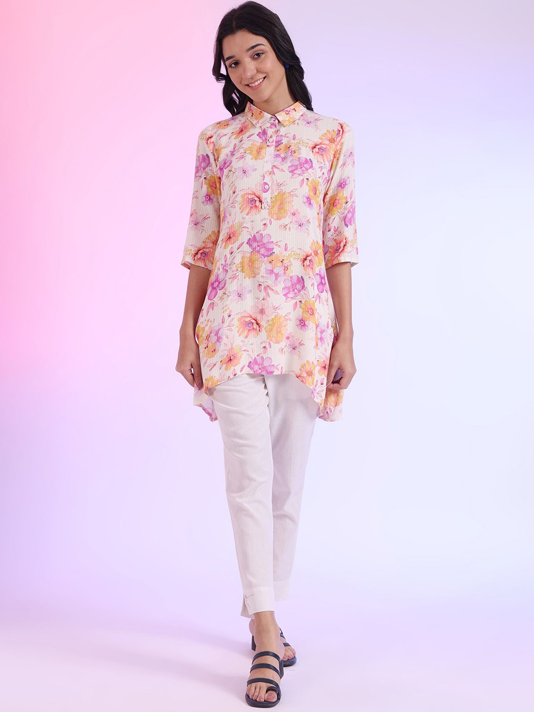 

AURELIA Floral Printed Shirt Collar Short A-Line Kurti, White