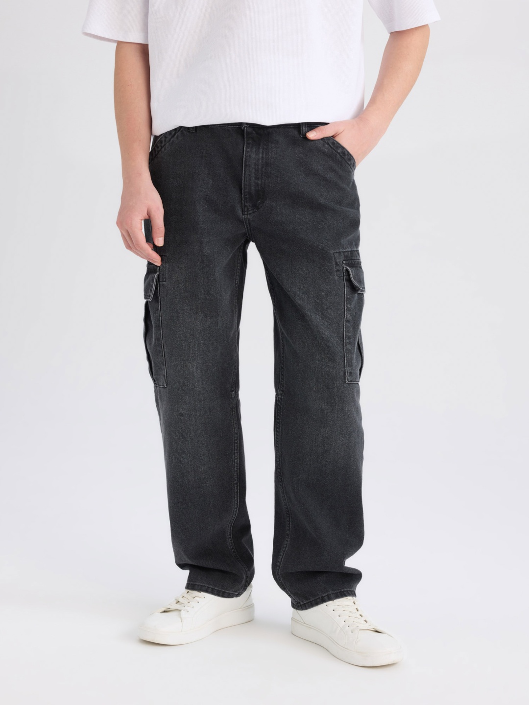 

DeFacto Men Cargos Trousers, Na