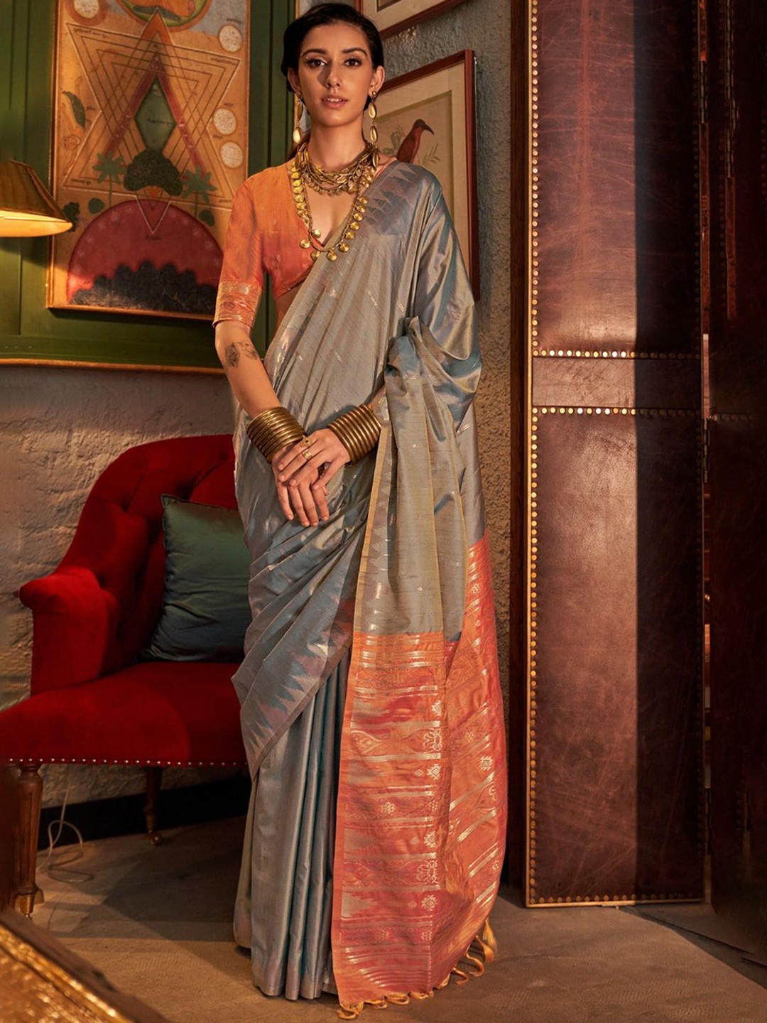 

BLENDIFY Woven Design Zari Banarasi Saree, Grey