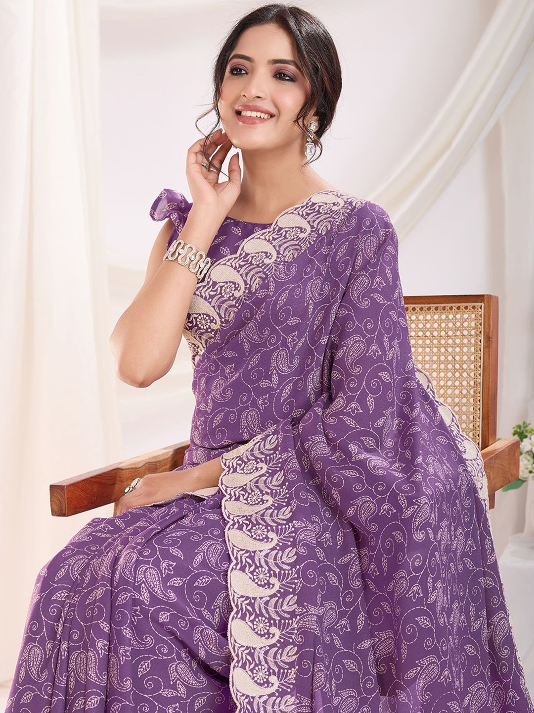 

Mitera women Ethnic Motifs Poly Georgette Saree, Purple