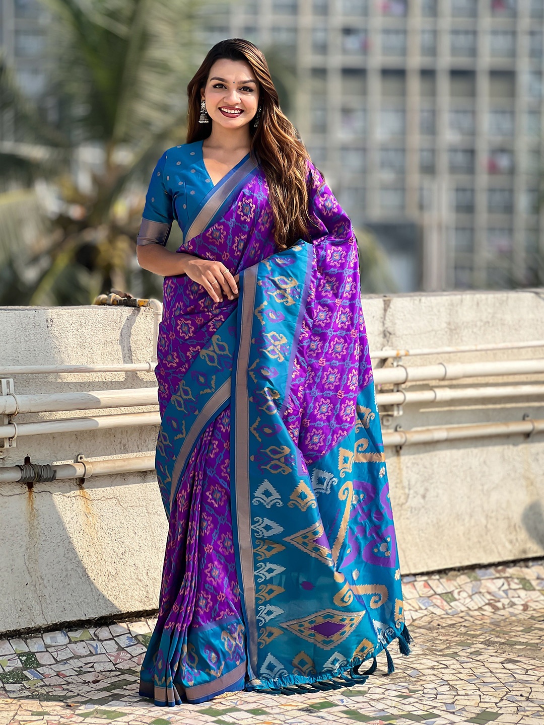 

Vintro Woven Design Zari Pure Silk Ikat Saree, Violet