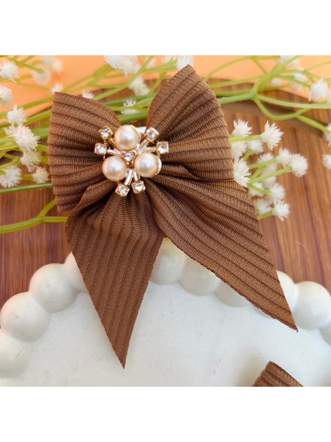 

Radhya Accessories Women Embellished Alligator Hair Clip, Brown