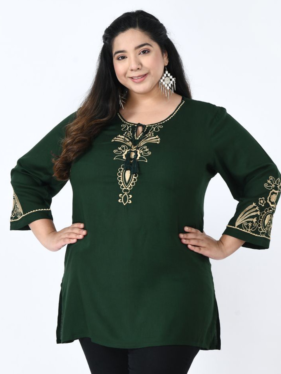 

VAAMII Ethnic Motifs Embroidered Kurti, Green