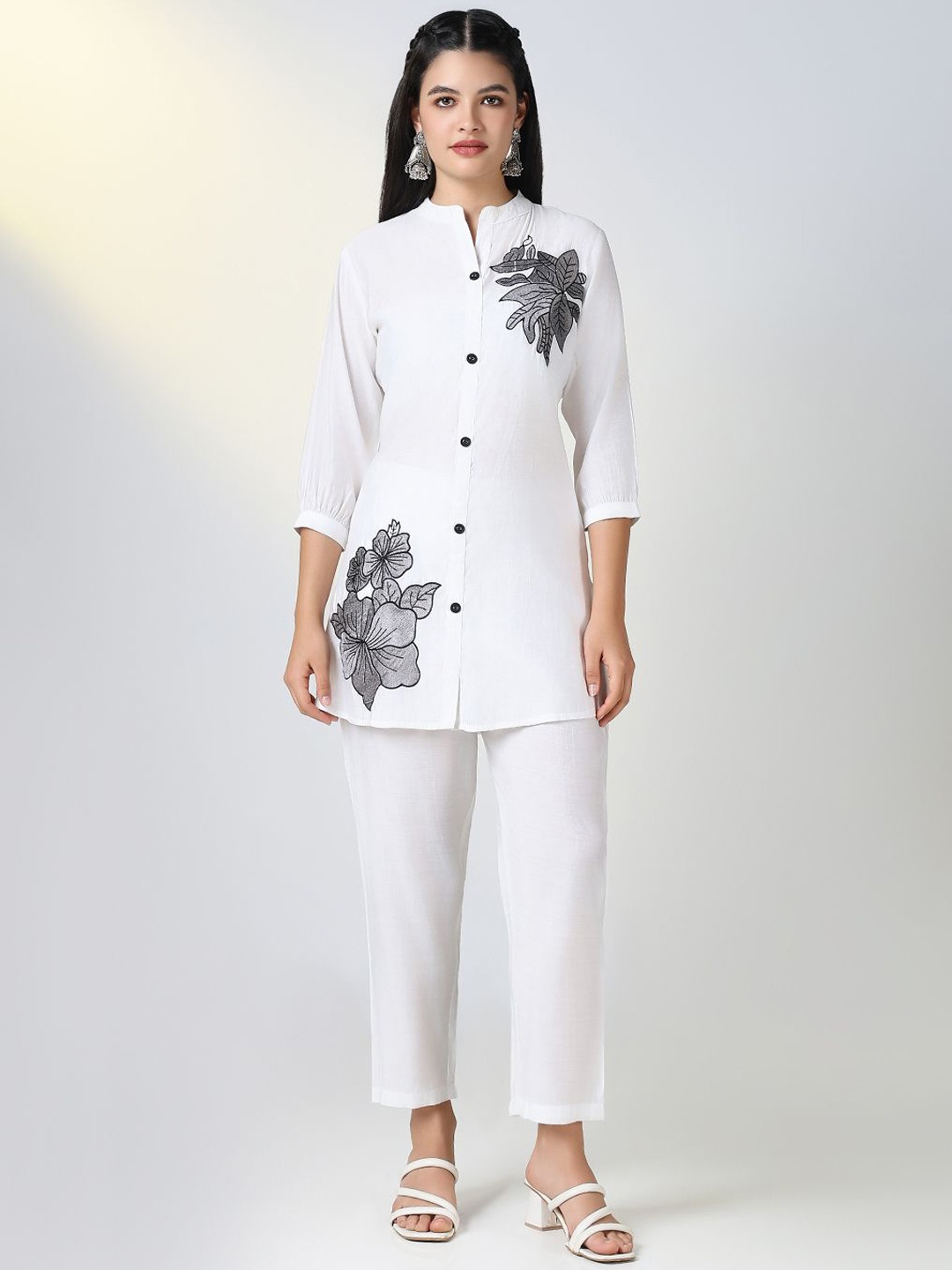 

SHOWOFF Floral Embroidered Mandarin Collar Tunic And Trouser, White