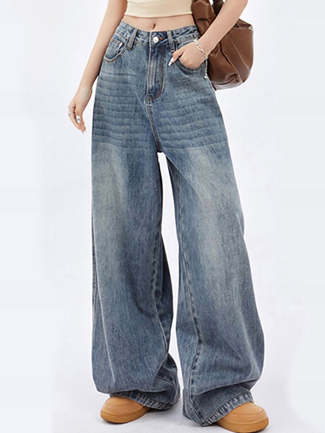 

bebe Women Straight Fit High-Rise Heavy Fade Jeans, Blue