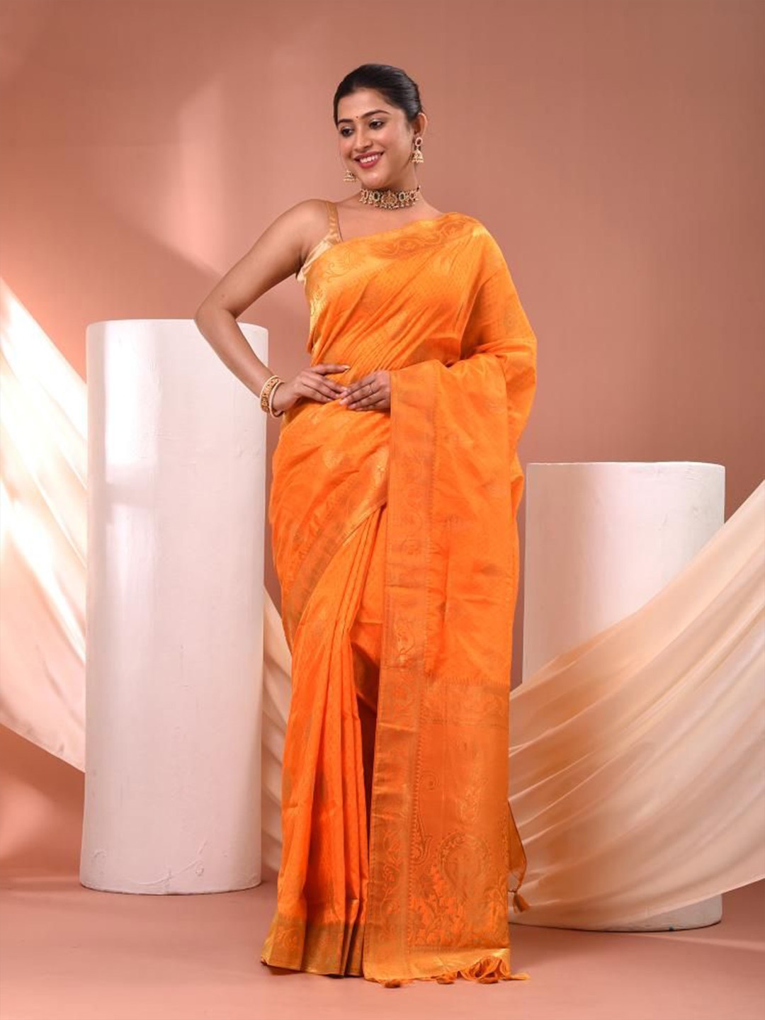 

VIBHAVARI Woven Design Zari Saree, Yellow