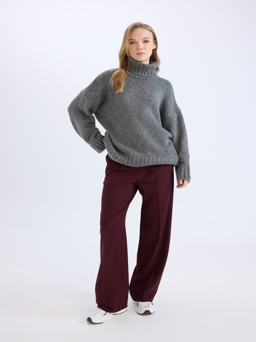 

DeFacto Women Regular Fit Mid-Rise Parallel Trousers, Burgundy