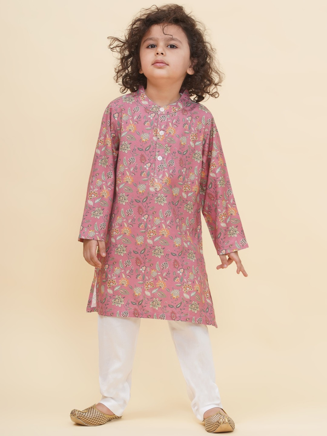 

Sethukrishna Boys Floral Printed Regular Kurta with Pyjamas, Pink