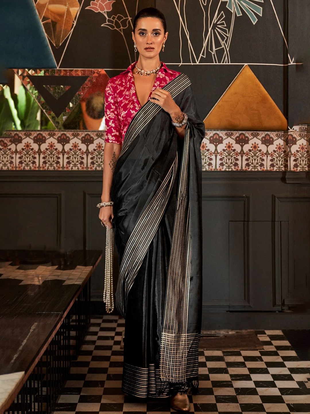 

BLENDIFY Banarasi Fusion Saree, Black