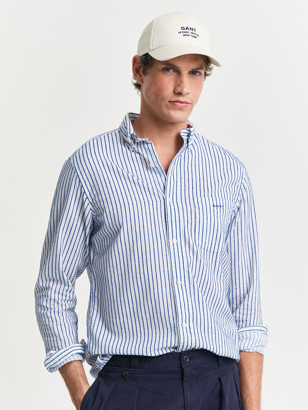 

GANT Men Button-Down Collar Regular Textured Striped Cotton Shirt, White
