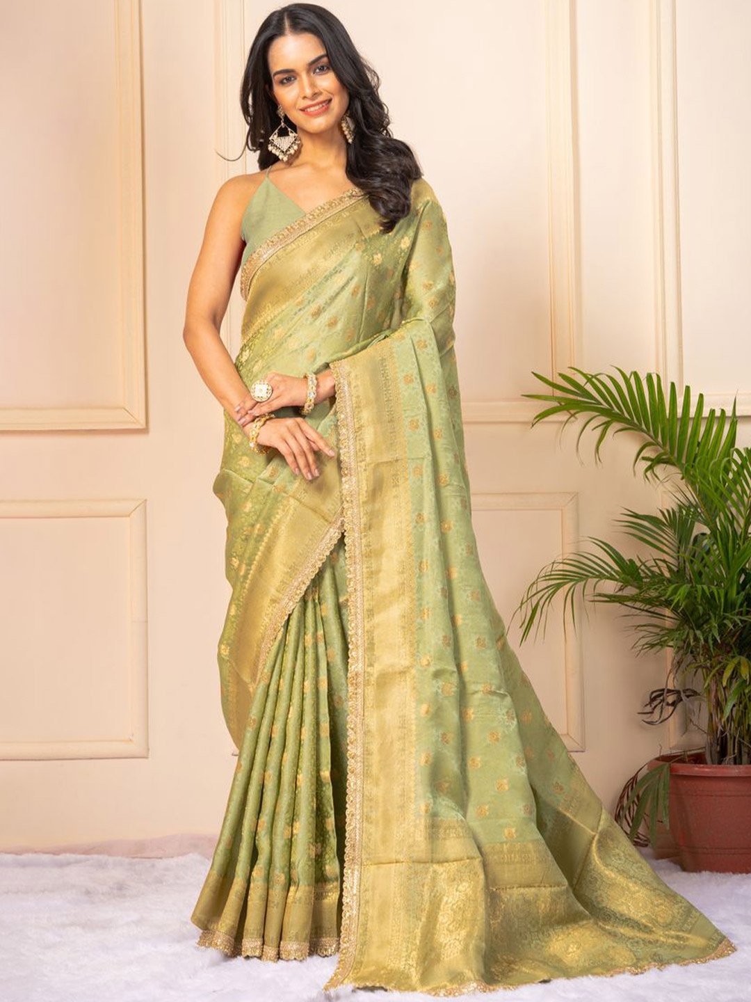 

KAJREE women Woven Design Zari Pure Silk Jamdani Saree, Green
