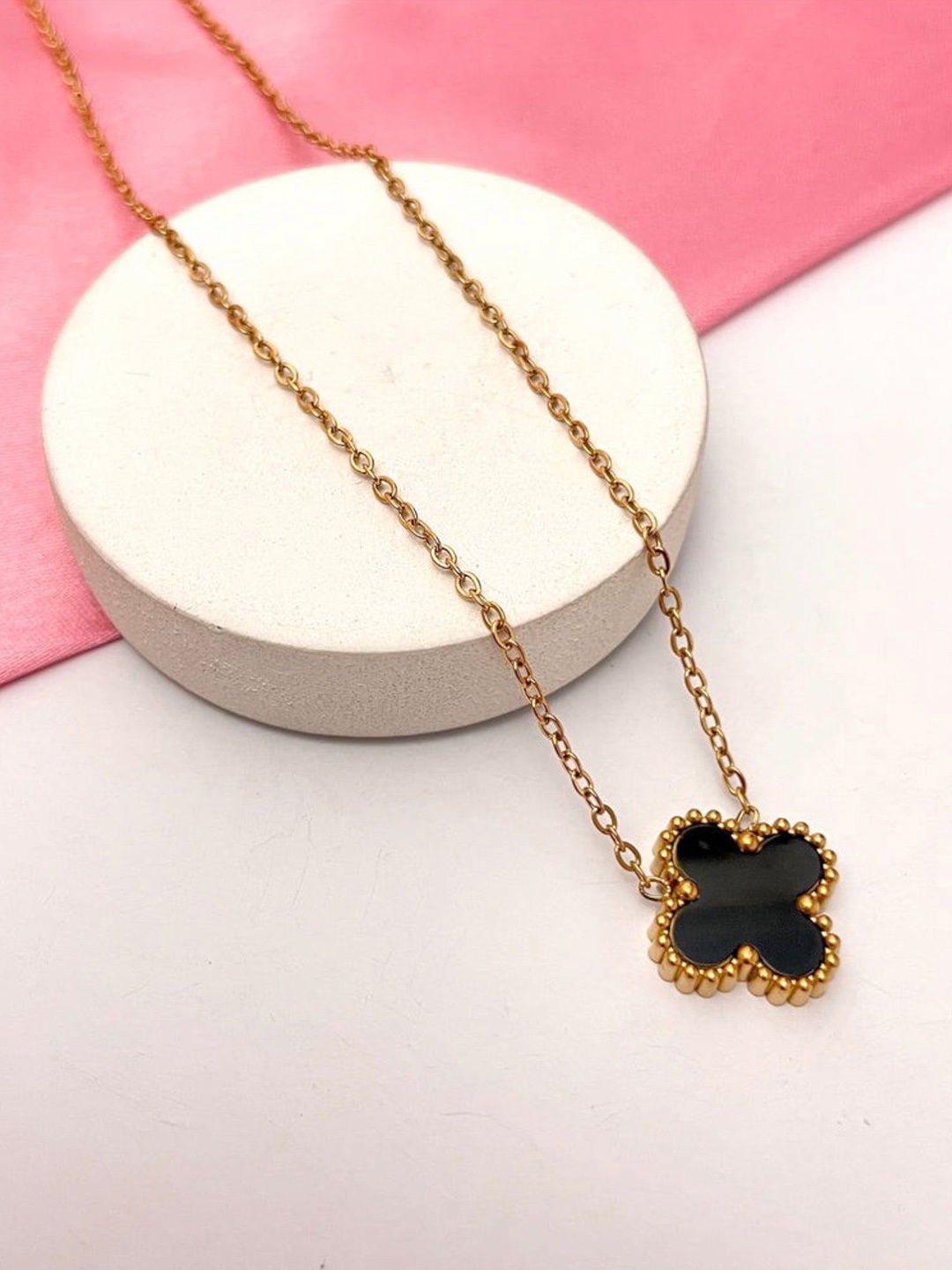 

JEWILLEY Gold-Plated Artificial Stones Studded Geometric Shaped Minimal Necklace