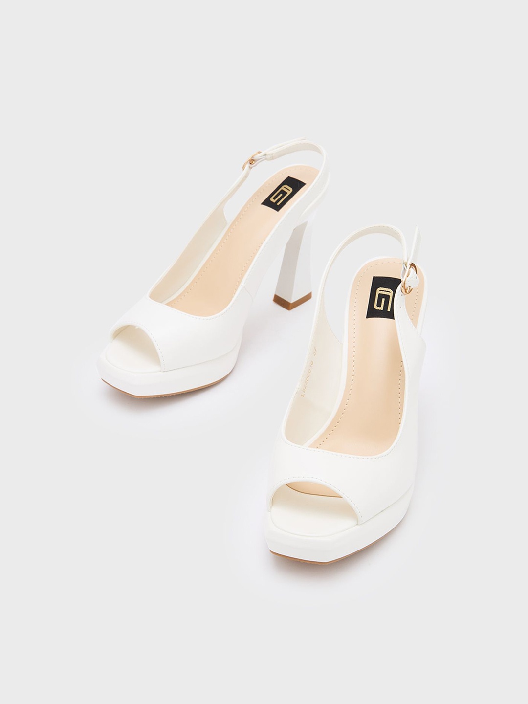 

Sole To Soul Block Sandals, White