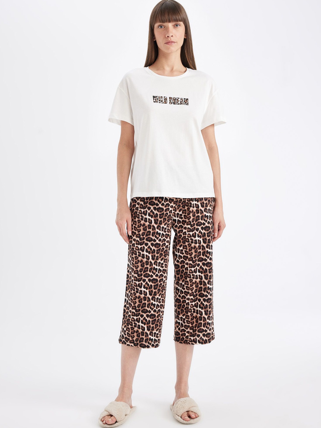 

DeFacto Women Printed Pure Cotton T-shirt & Capris, Off white