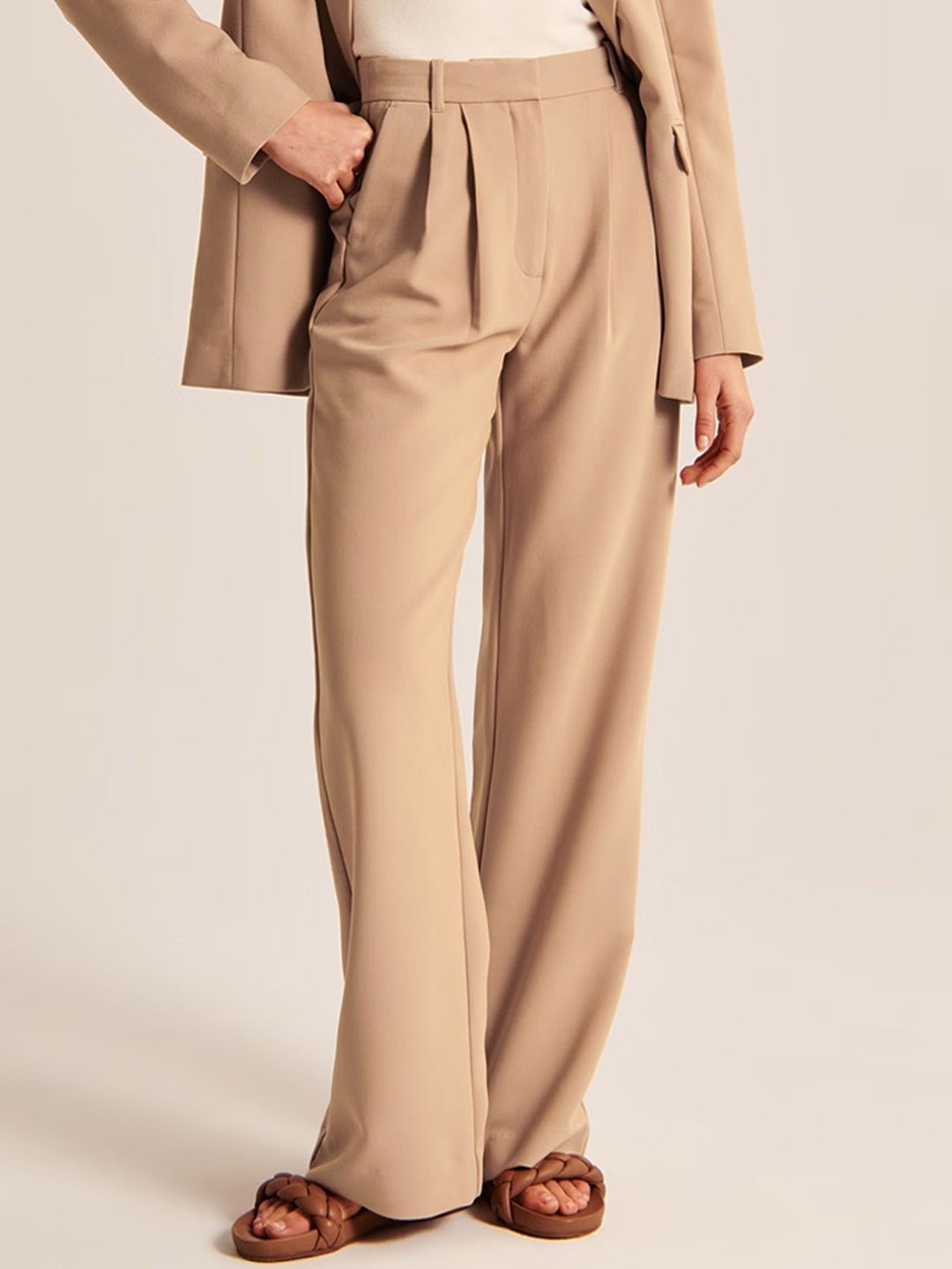 

FNOCKS Women Tailored High-Rise Stain Resistant Pleated Trousers, Beige