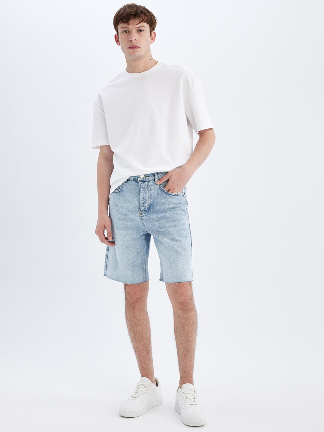 

DeFacto Men Mid-Rise Washed Denim Shorts, Blue