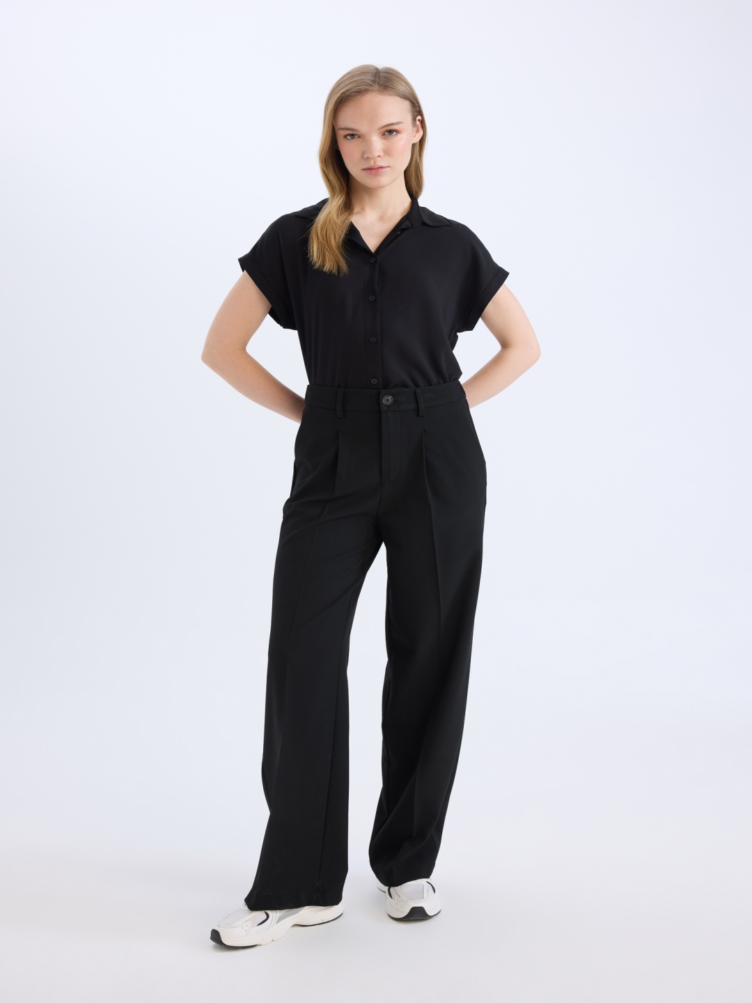 

DeFacto Women Trousers, Na