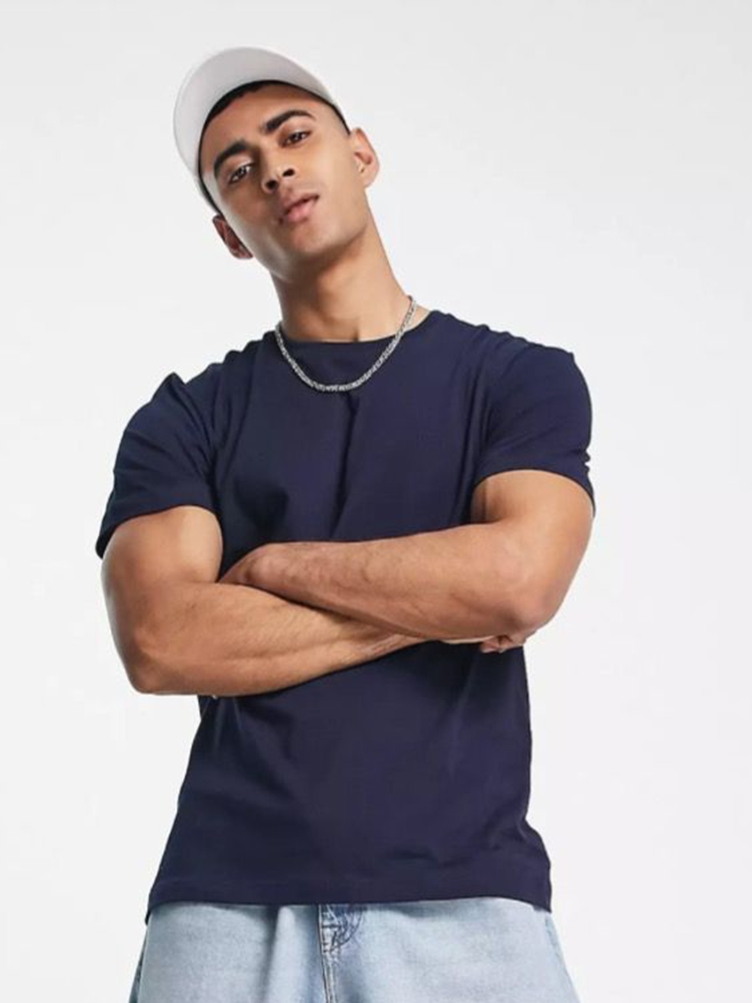 

Aux India Company Men Solid Round Neck Pure Cotton T-shirt, Navy blue