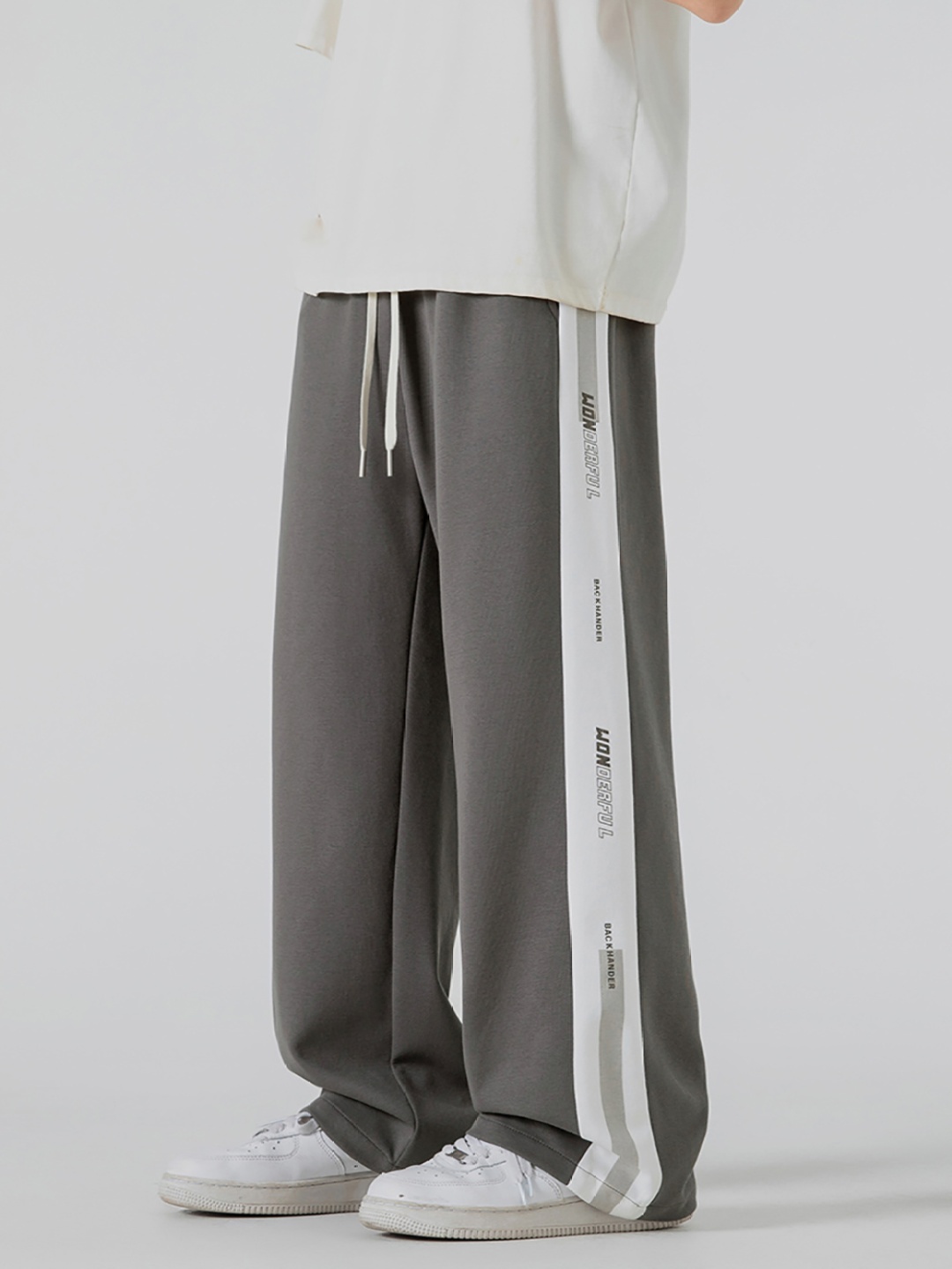 

StyleCast x Revolte Men Easy Wash Mid-Rise Loose Fit Trousers, Grey