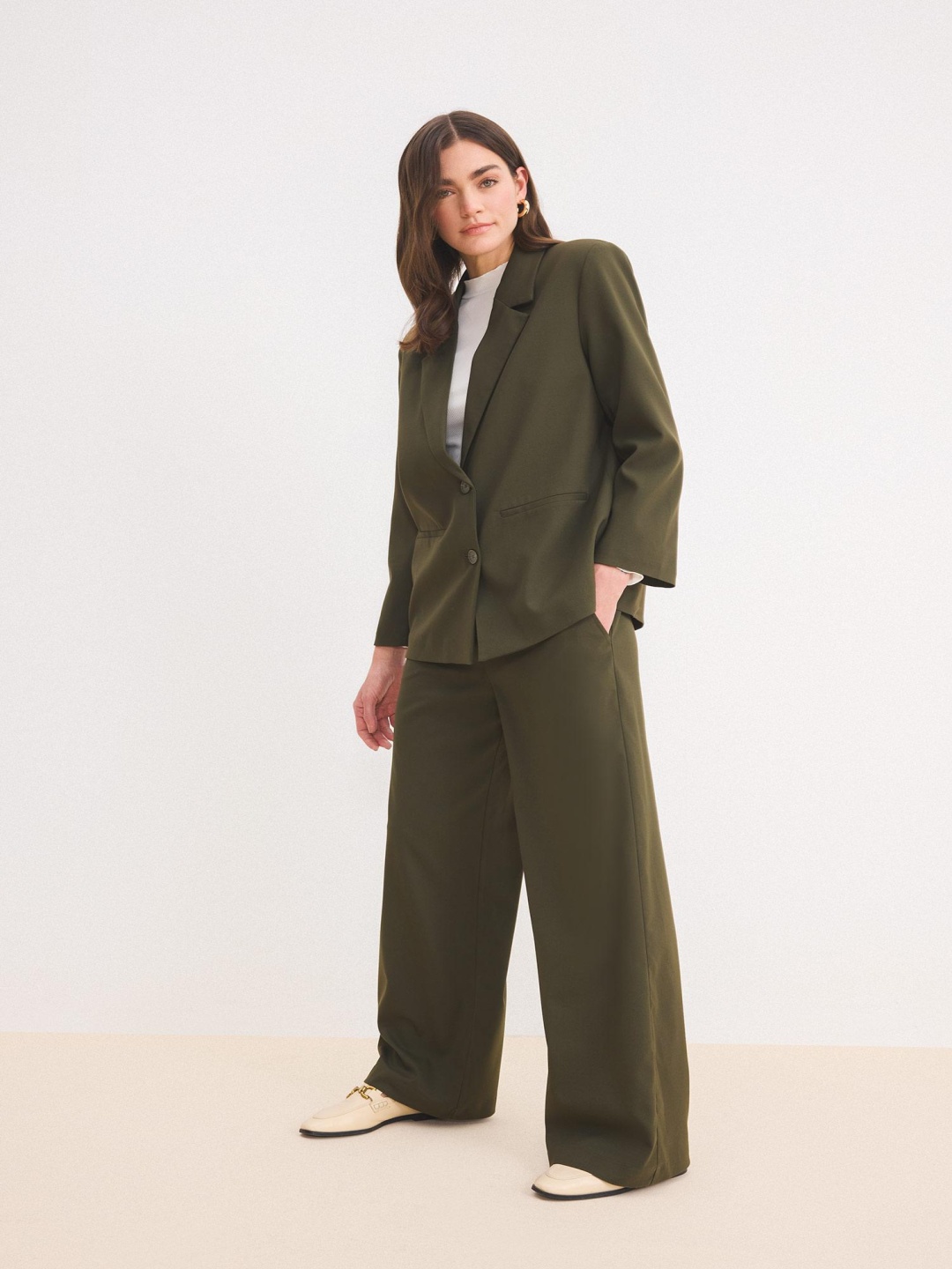 

DeFacto Women Regular Fit Mid-Rise Parallel Trousers, Olive