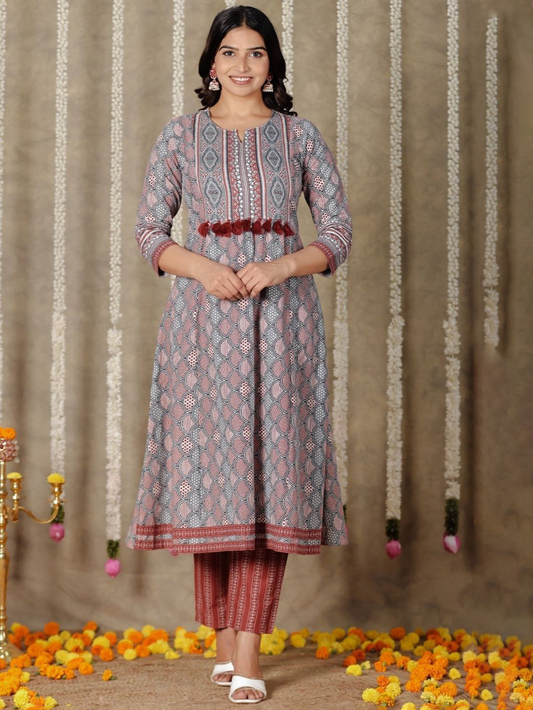 

Aramya Geometric Printed Notch Neck Panelled Pure Cotton A-Line Kurta With Trouser, Grey
