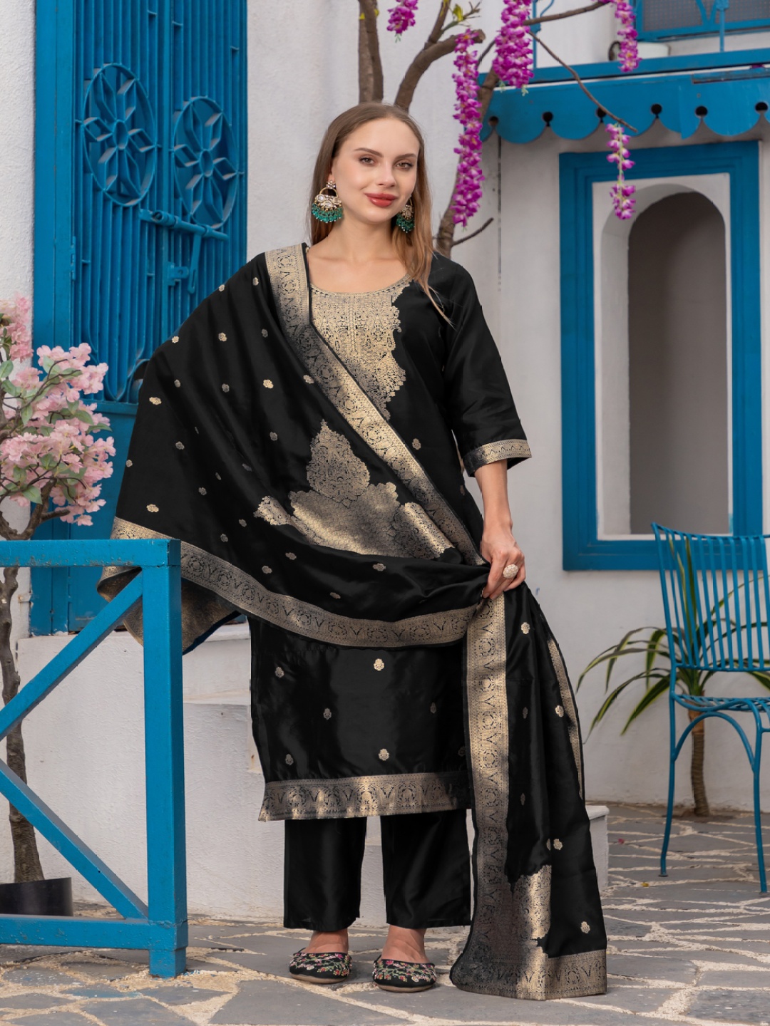 

Twika Floral Printed Round Neck Straight Kurta With Trousers And Dupatta, Black