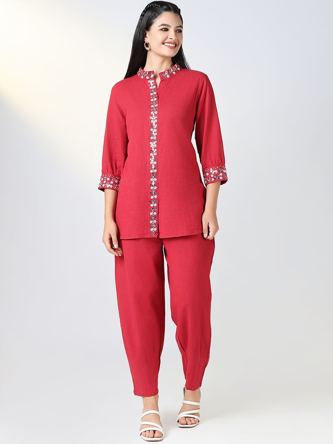 

SHOWOFF Mandarin Collar Beads And Mirror Work Tunic And Trouser, Red