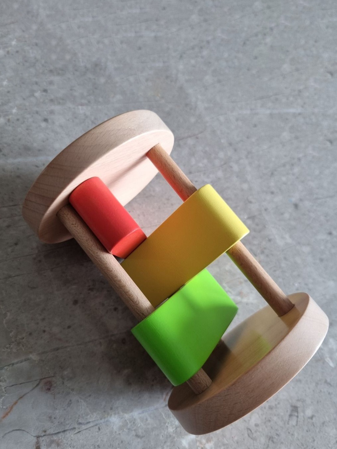 

NESTA TOYS Kids Wooden Rattle Roll Clacker Musical Toy, Brown