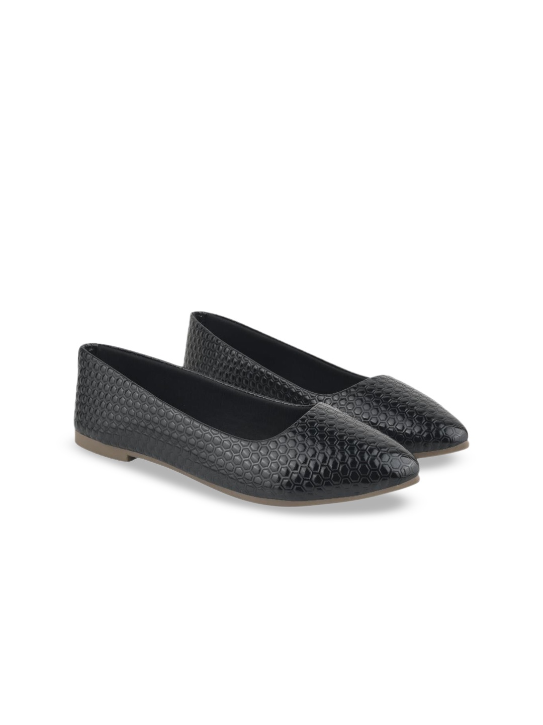 

Shoetopia Girls Textured Ballerinas Flats, Black