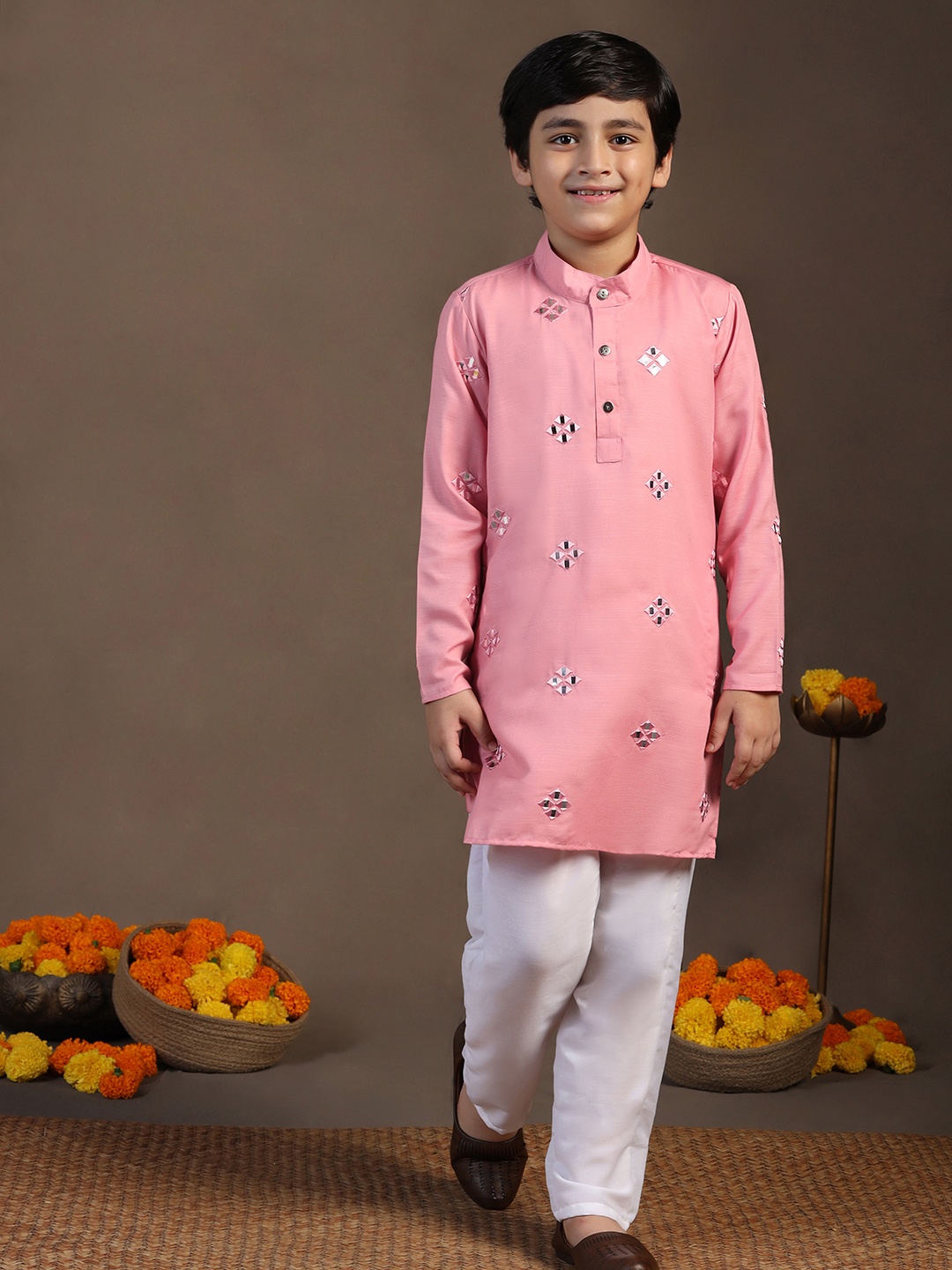 

Sangria Boys Pink Geometric Embroidered Mirror Work Mandarin Collar Kurta And Pyjama