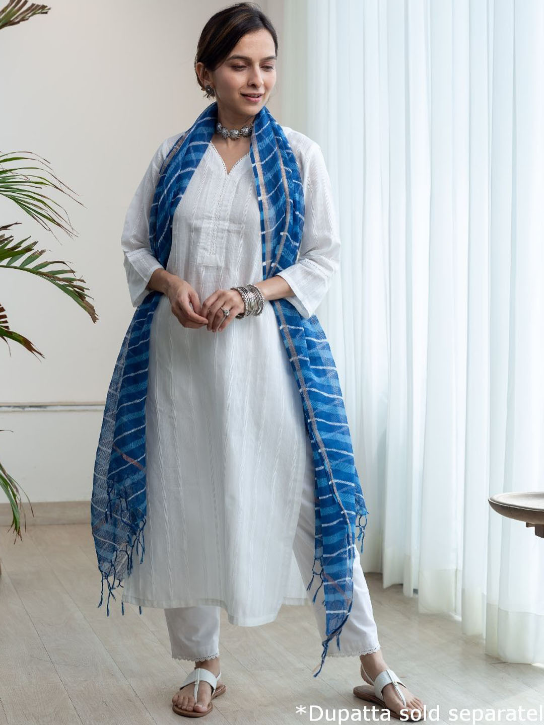 

KUSVAA V-Neck Pure Cotton Straight Kurta, White