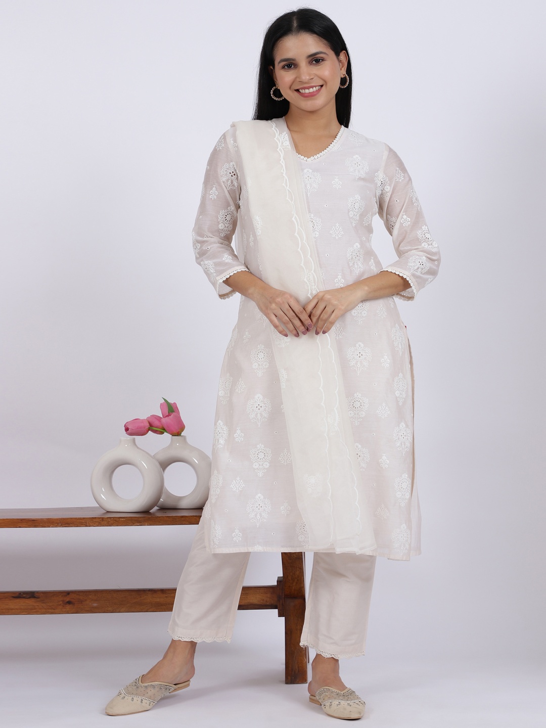 

W White Floral Embroidered V-Neck Straight Kurta With Trousers & Dupatta