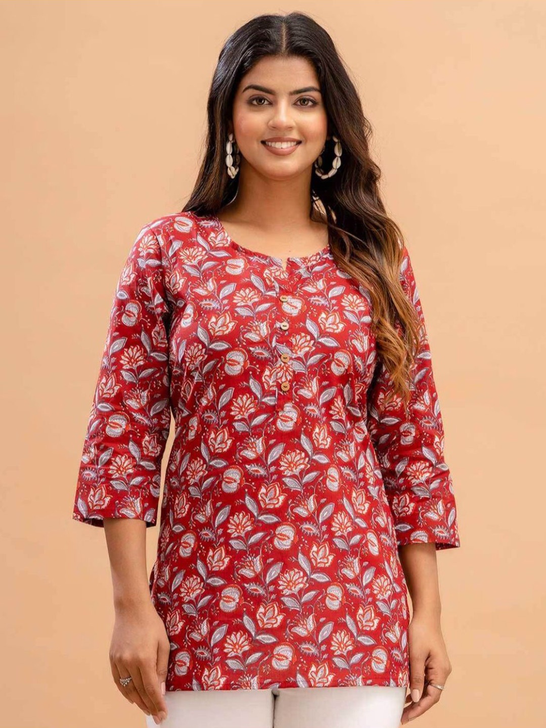 

Rangun Floral Printed Round Neck Kurti, Red