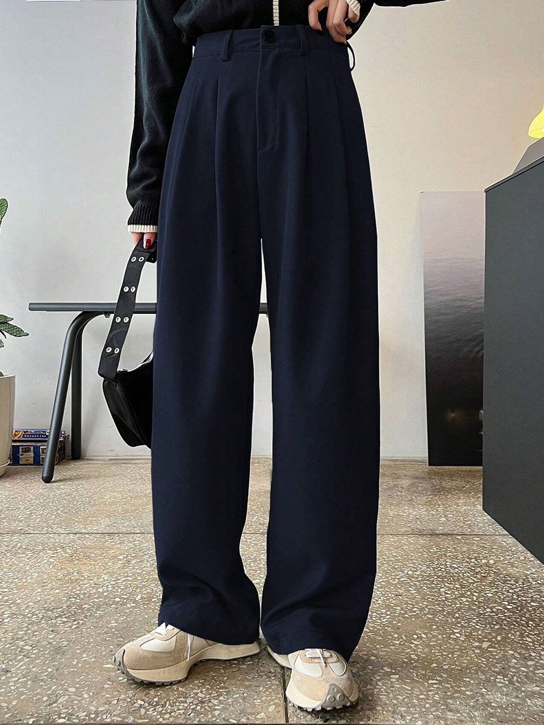 

FNOCKS Women Relaxed Loose Fit High-Rise Trousers, Black