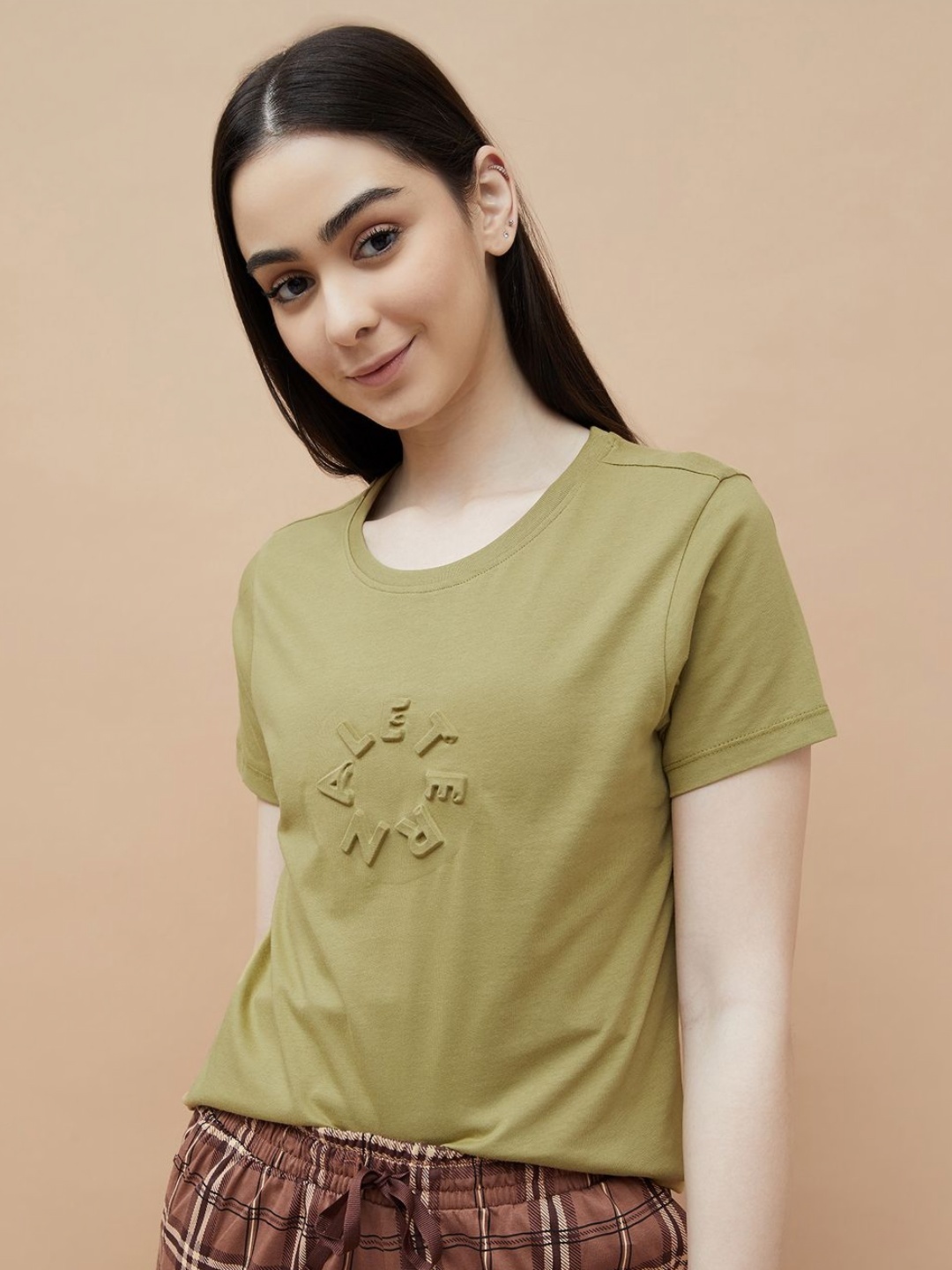 

Ginger by Lifestyle Women Printed Extended Sleeves Pockets T-shirt, Olive