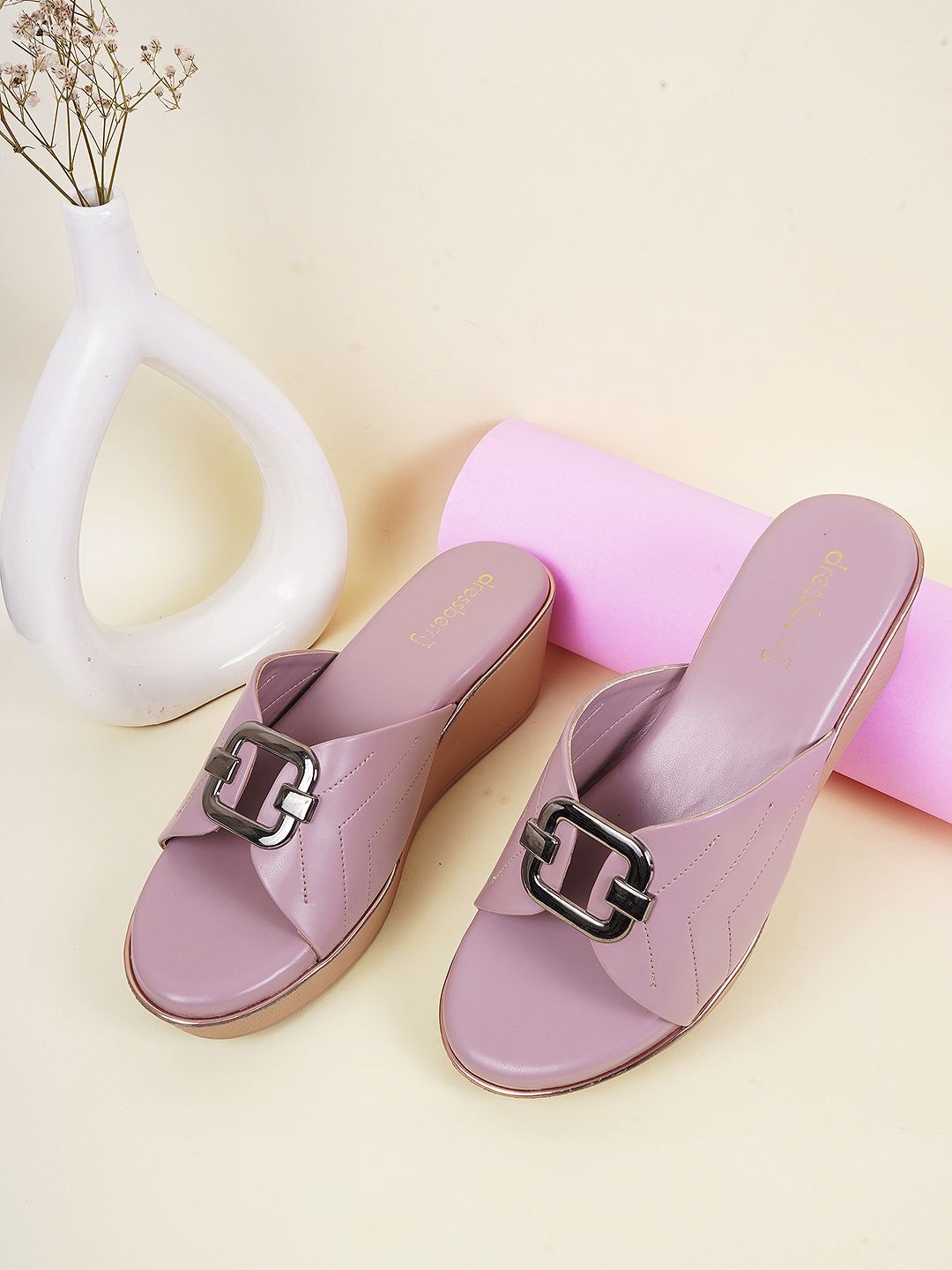 

DressBerry Women Embellished Open Toe Flats with Bows, Purple