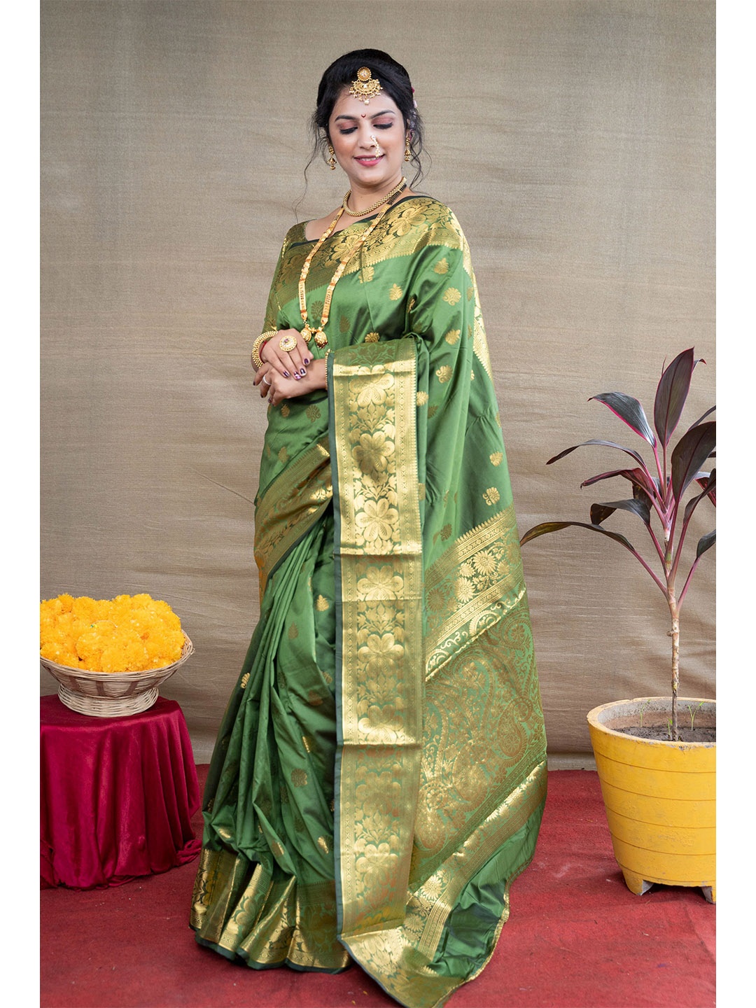 

Kandora Woven Design Zari Pure Silk Paithani Saree, Olive