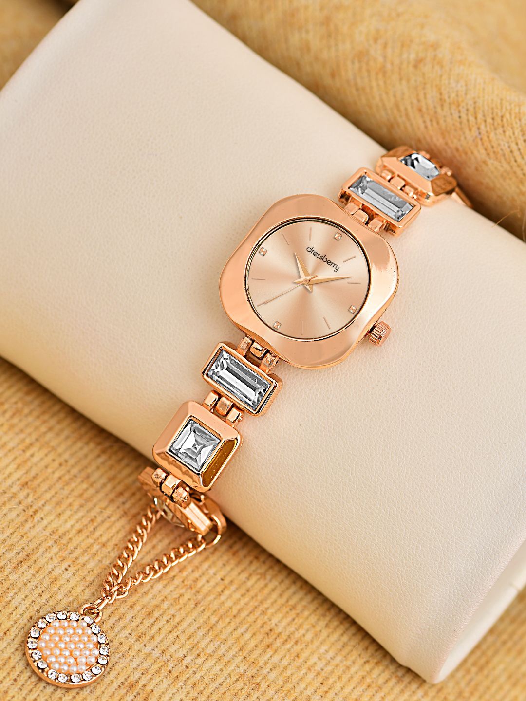 

DressBerry Women Watch With Charm Gift Set, Rose gold