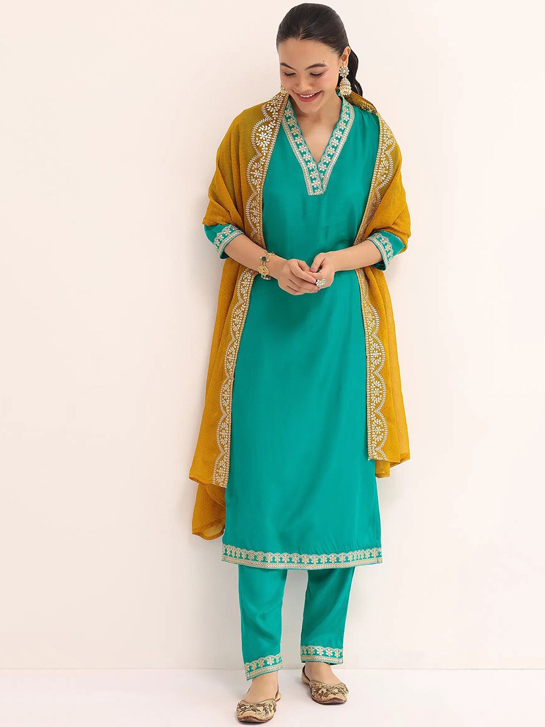 

Kedar Fab Floral Embroidered V-Neck Gotta Patti Straight Kurta, Teal