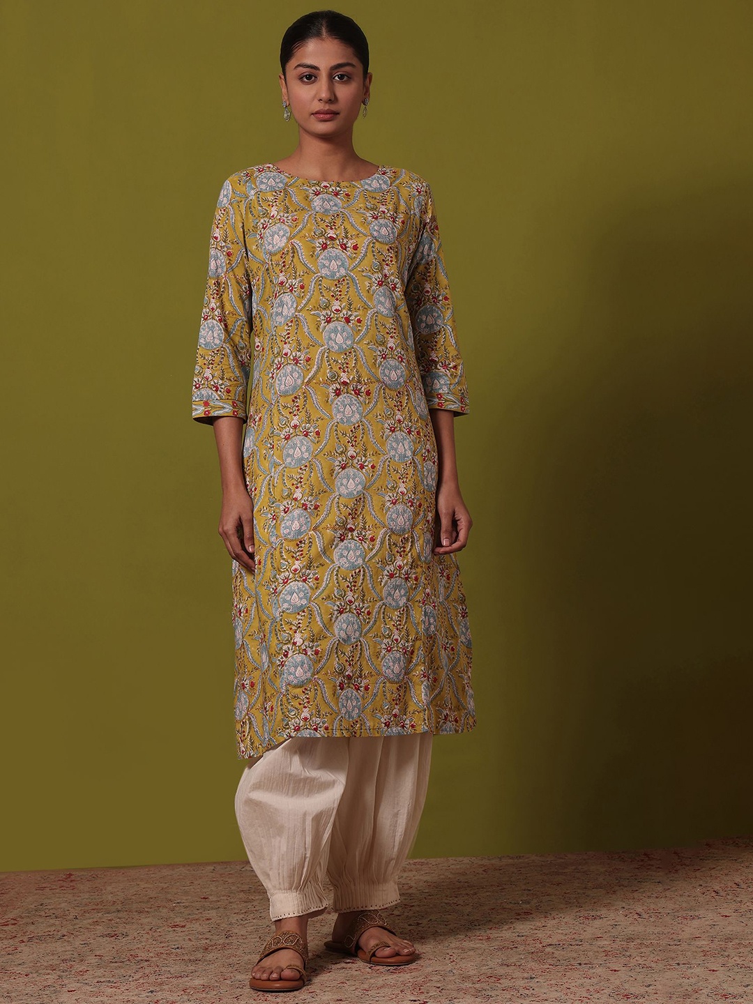 

Folk Song Floral Printed Round Neck Pure Cotton A-line Kurta, Yellow