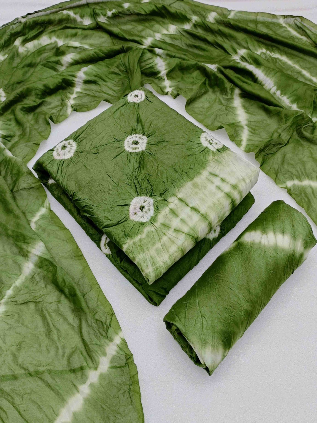 

KALINI Bandhani Dyed Unstitched Dress Material, Green