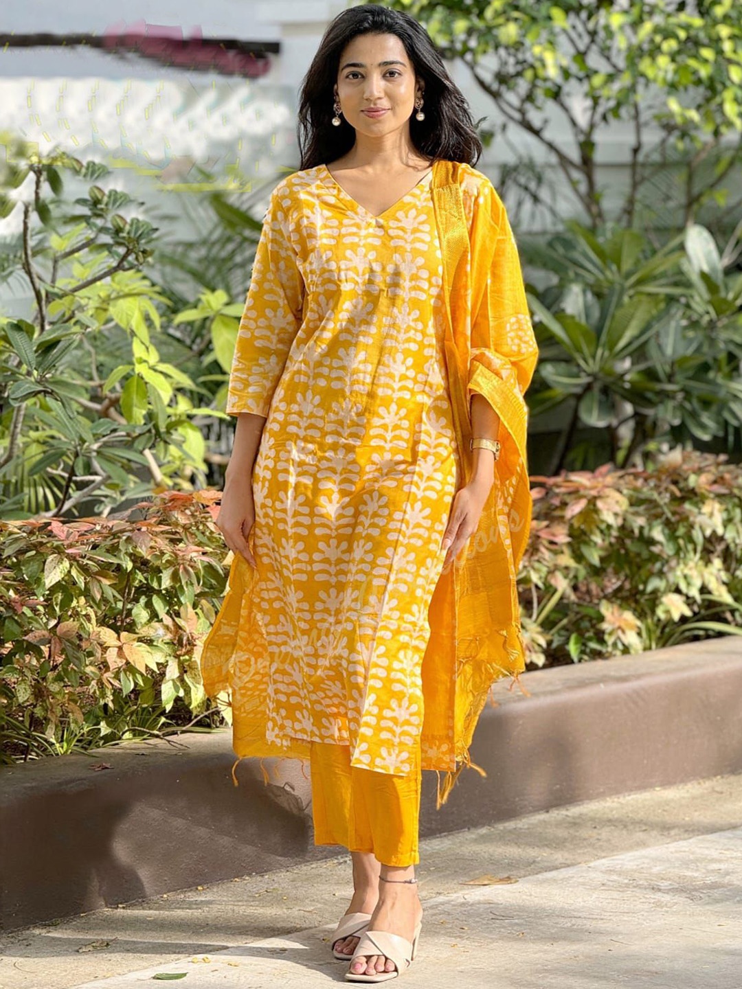 

KALINI Women Floral Printed V-Neck Straight Kurta With Trouser And Dupatta, Yellow