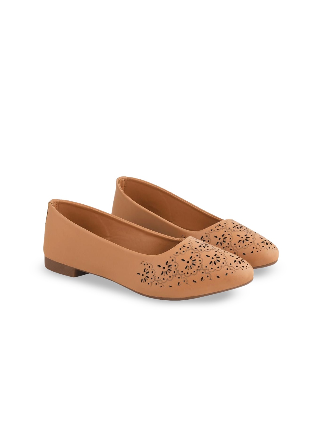 

Shoetopia Girls Textured Ballerinas with Laser Cuts Flats, Beige